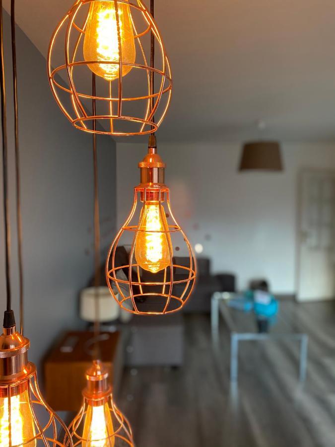 Tichnich Appartement - 2 Bedrooms - 1 Min Away From Train Station 안마스 외부 사진
