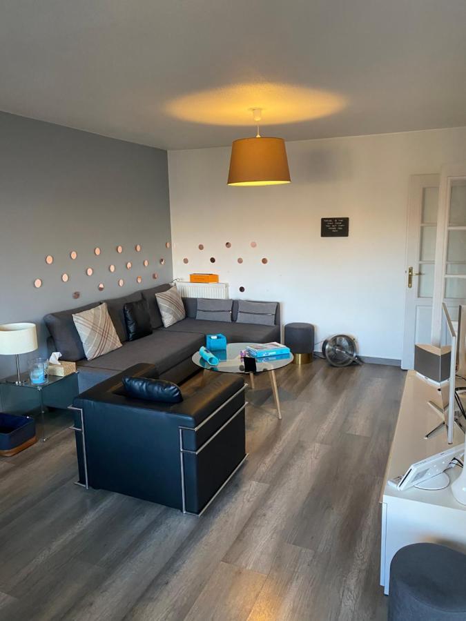 Tichnich Appartement - 2 Bedrooms - 1 Min Away From Train Station 안마스 외부 사진