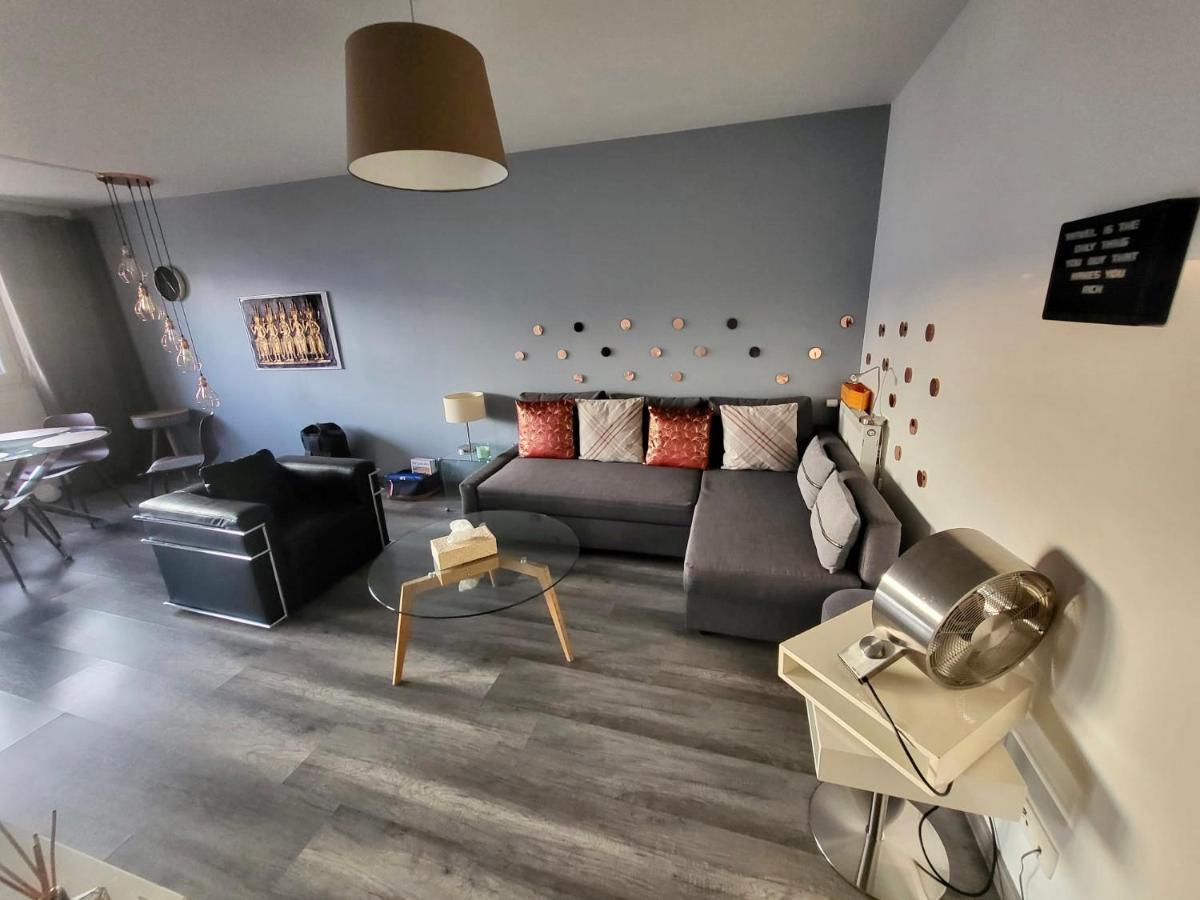 Tichnich Appartement - 2 Bedrooms - 1 Min Away From Train Station 안마스 외부 사진