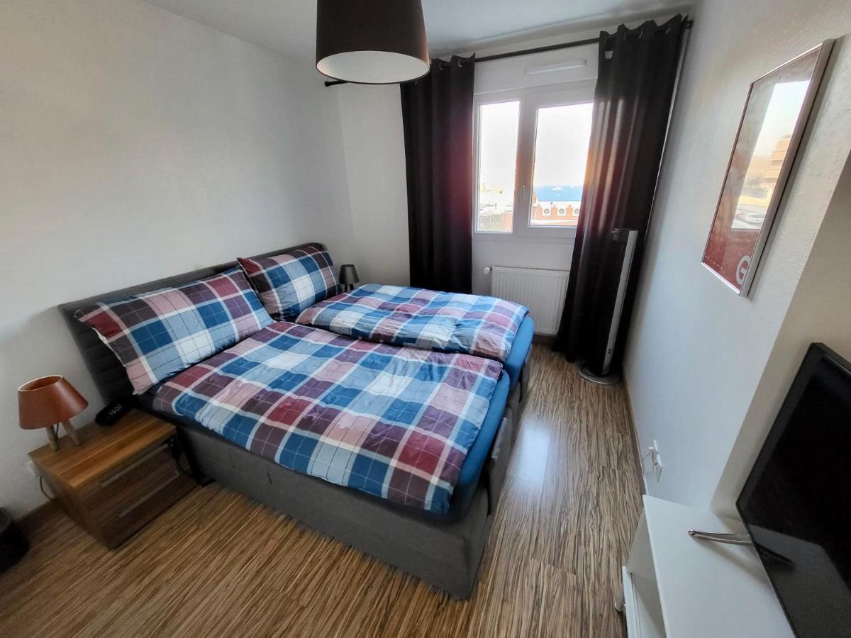 Tichnich Appartement - 2 Bedrooms - 1 Min Away From Train Station 안마스 외부 사진